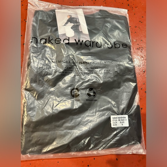 Smooth Crew Bodysuit - Picture 4 of 6